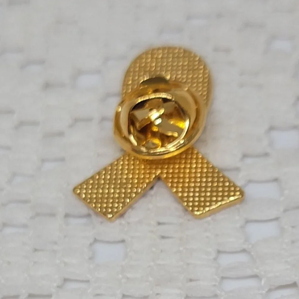 Breast Cancer Awareness Support Ribbon Pin Gold Tone Edging Light Pink Enamel OS